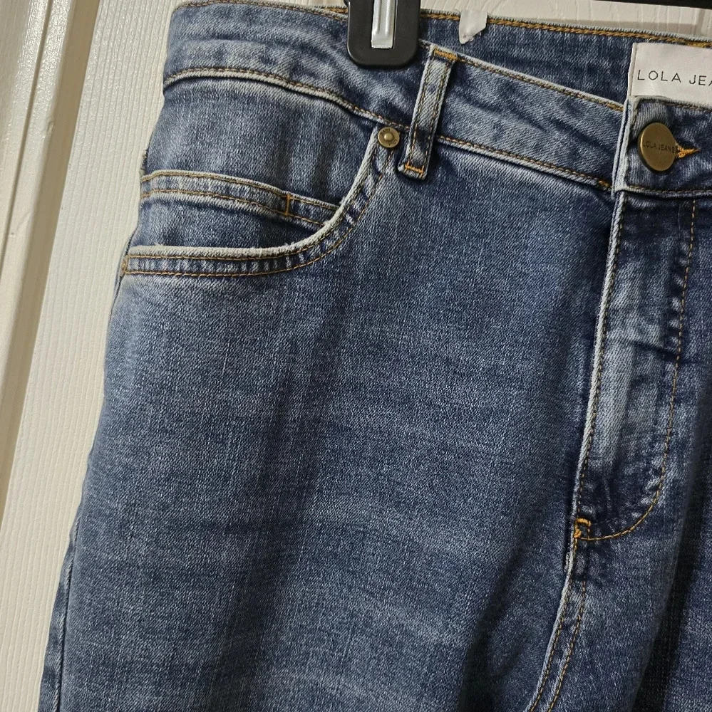 NWT LOLA Bradly-DIS Midrise Flare Jeans, Medium Wash, Destructed, Size 32. - Picture 4 of 13